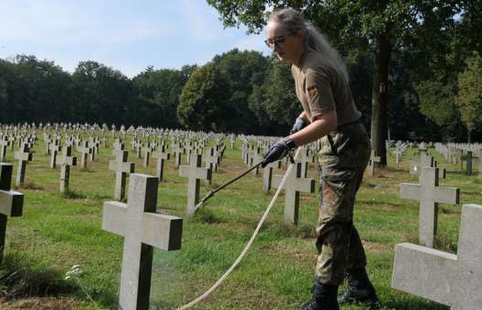 Kriegsgräberfürsorge – Geschichte bewahren und gedenken