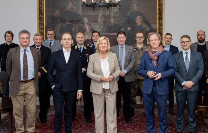 Wehrbeauftragte zu Besuch beim GIDS