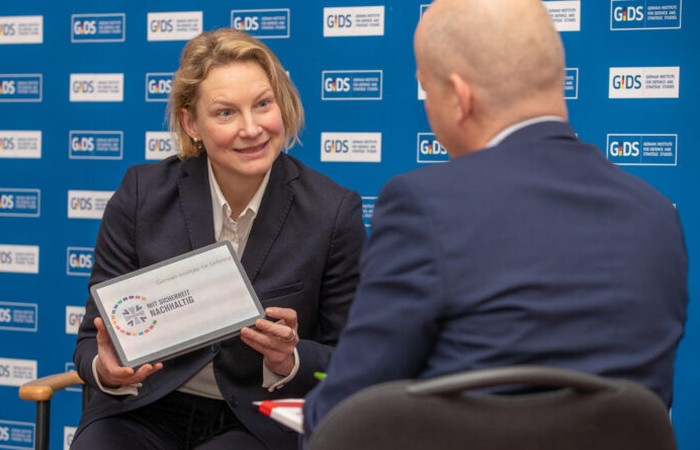 #GIDSinterview An erster Stelle steht die Einsatzfähigkeit“ Im Interview: Ministerialrätin Peggy Staffa, Beauftrage für Nachhaltige Entwicklung