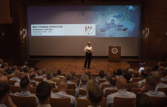 Komplex handeln, schnell entscheiden: Multi-Domain Operations